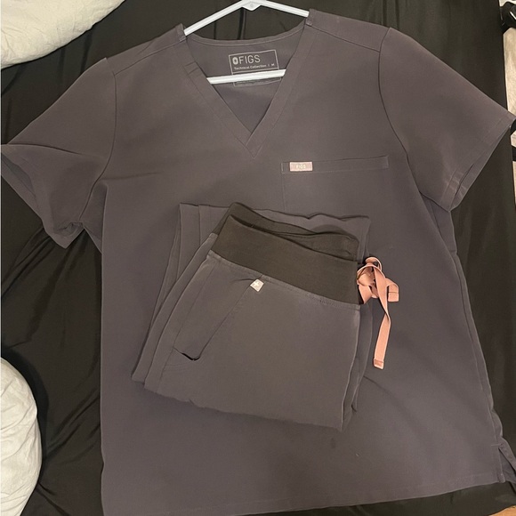 Figs Other - Figs Charcoal Scrub Set with Pink Accent